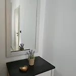 Wanderlust 2 Apartment *