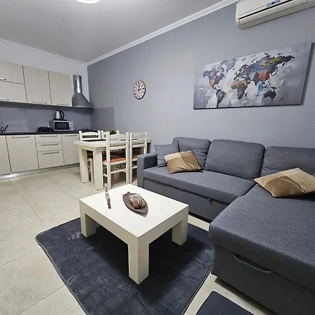 Wanderlust 2 Тирана